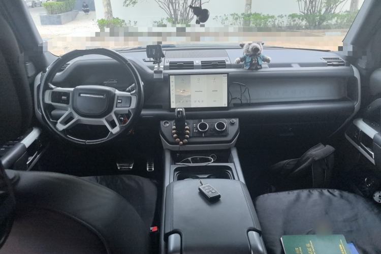 Used Land Rover Defender  Center Console