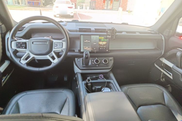 Used Land Rover Defender 2022 110 P400 X Center Console