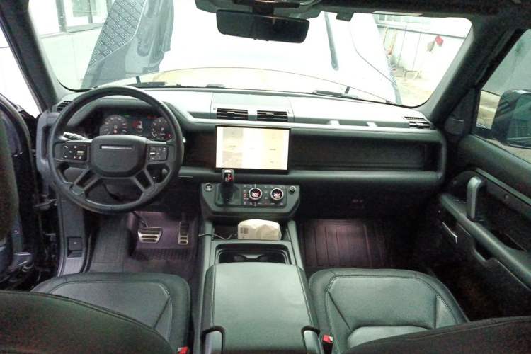 Used Land Rover Defender  Center Console