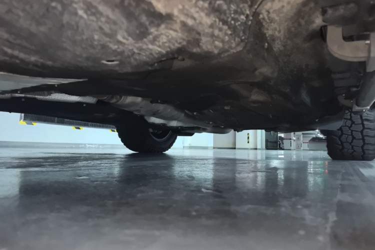 Used Land Rover Defender 2022 110 P400 X Chassis Front Left