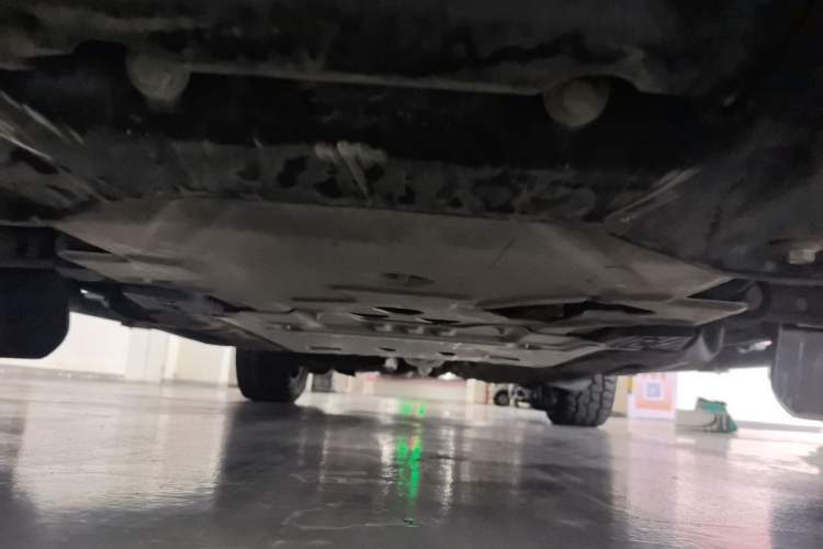 Used Land Rover Defender 2022 110 P400 X Chassis Front