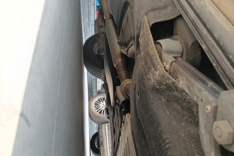 Used Land Rover Defender  Chassis Front Right