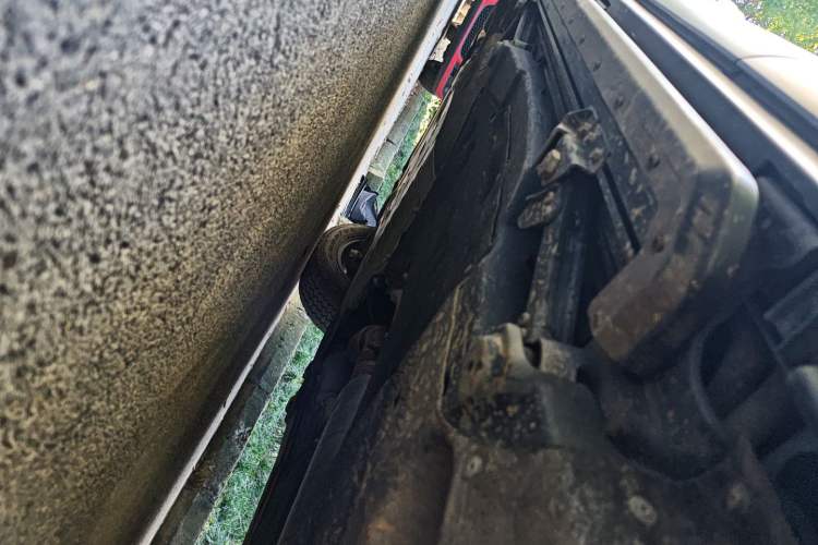 Used Land Rover Defender 2022 110 P400 Dark Edition Chassis Rear Left