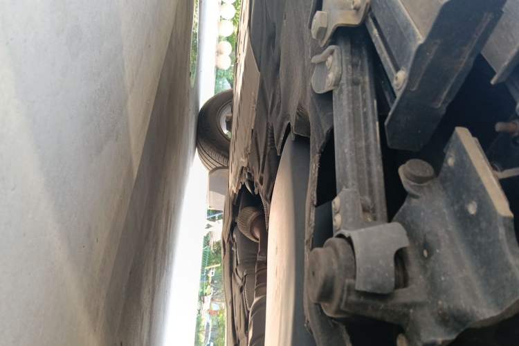 Used Land Rover Defender  Chassis Rear Left