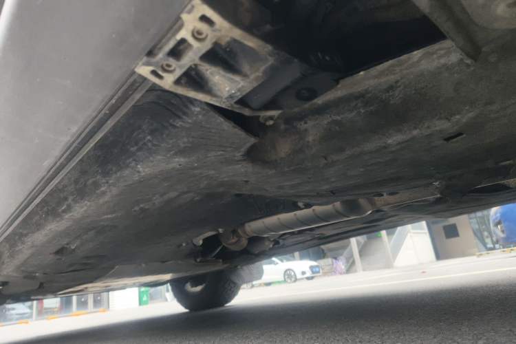 Used Land Rover Defender 2022 110 P400 X-DYNAMIC HSE Chassis Rear Left