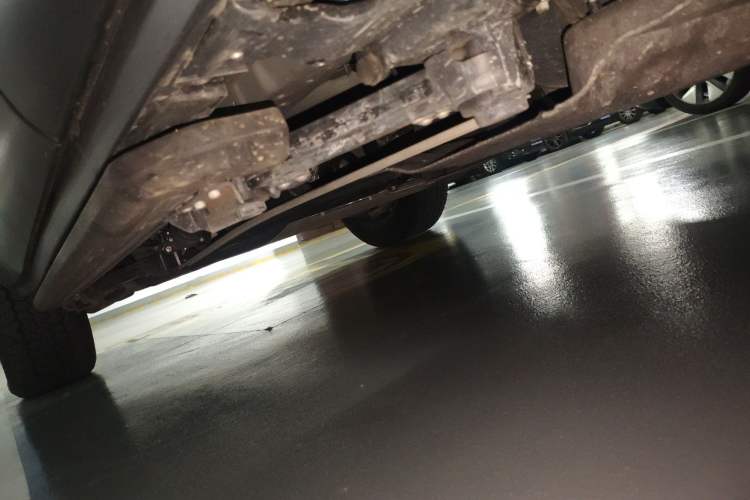 Used Land Rover Defender 2022 110 P400 Dark Edition Chassis Rear Left