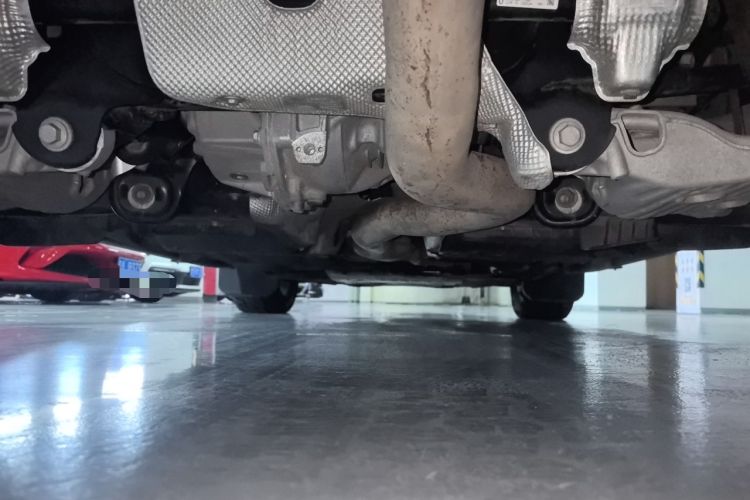 Used Land Rover Defender 2022 110 P400 X Chassis Rear