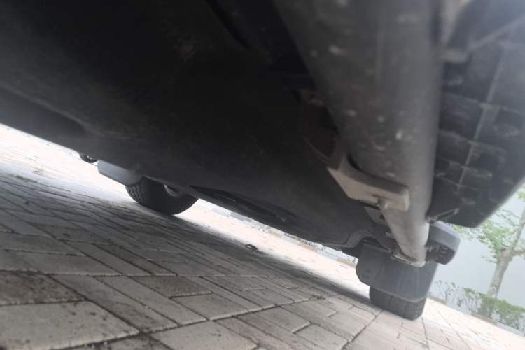 Used Land Rover Defender  Chassis Rear Right