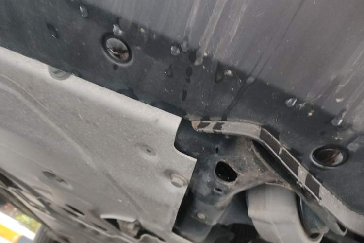 Used Land Rover Defender 2022 90 2.0T P300 Tiger-Power Ambition Edition Chassis Rear Right