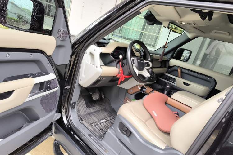 Used Land Rover Defender 2022 90 2.0T P300 Tiger-Power Ambition Edition Driver Seat