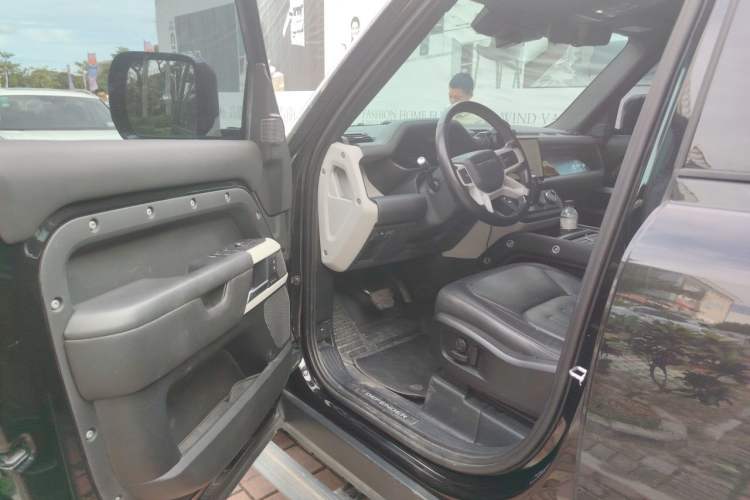 Used Land Rover Defender 2022 110 P400 X-DYNAMIC HSE Driver Seat