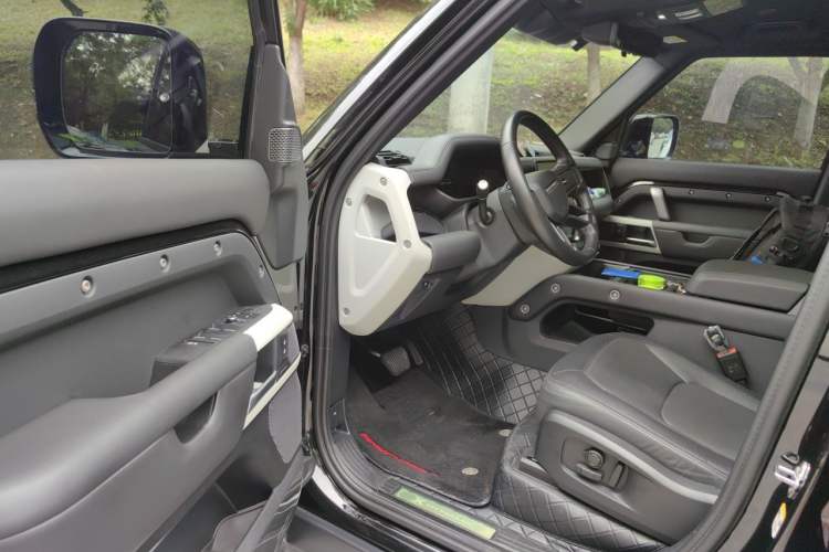 Used Land Rover Defender 2022 110 P400 X-DYNAMIC HSE Driver Seat
