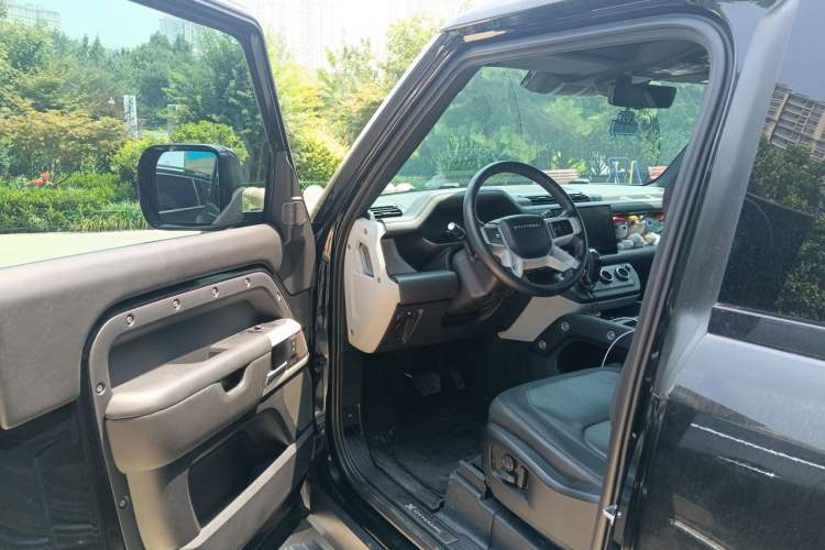 Used Land Rover Defender  Driver Seat