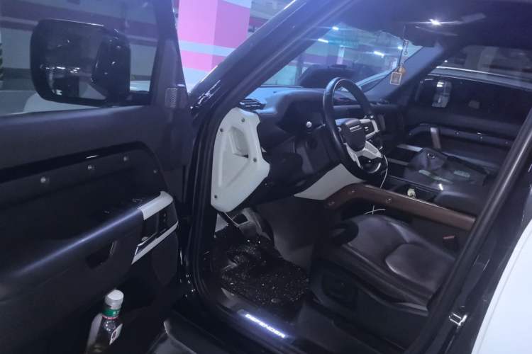 Used Land Rover Defender 2022 110 P400 X-DYNAMIC HSE Driver Seat