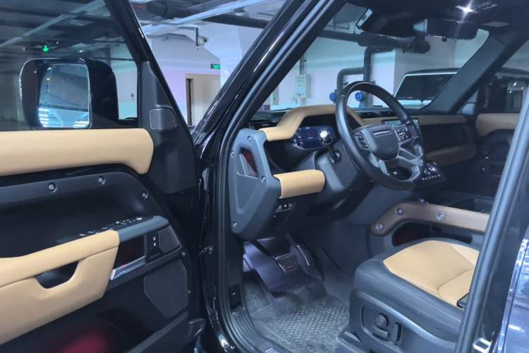 Used Land Rover Defender 2022 110 P400 X Driver Seat
