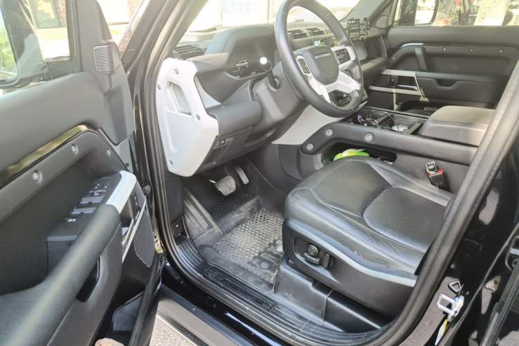 Used Land Rover Defender 2022 110 P400 X Driver Seat