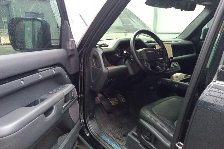 Used Land Rover Defender  Driver Seat