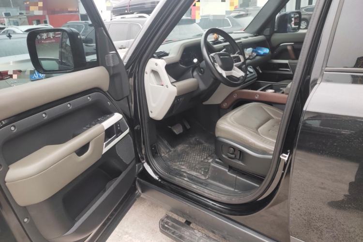 Used Land Rover Defender 2022 110 P400 Dark Edition Driver Seat