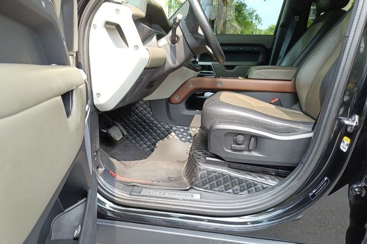 Used Land Rover Defender 2022 110 P400 X-DYNAMIC HSE Driver Seat