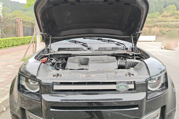Used Land Rover Defender 2022 110 P400 X-DYNAMIC HSE Engine Bay