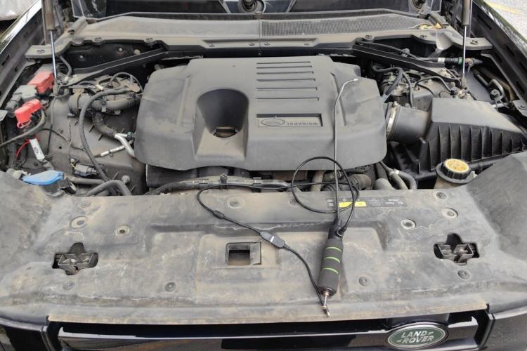 Used Land Rover Defender 2022 110 P400 X-DYNAMIC HSE Engine Bay