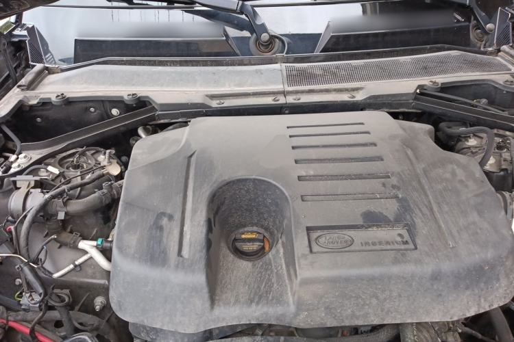 Used Land Rover Defender 2022 110 P400 X-DYNAMIC HSE Engine Bay