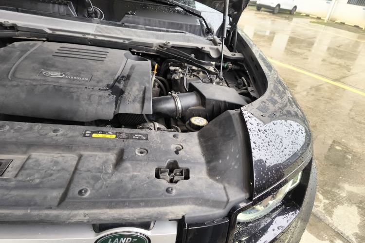 Used Land Rover Defender 2022 90 2.0T P300 Tiger-Power Ambition Edition Engine Bay Left