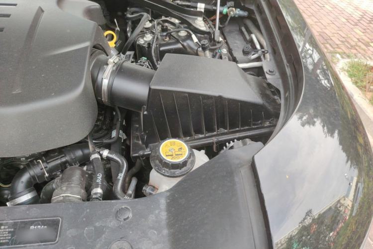 Used Land Rover Defender 2022 110 P400 X-DYNAMIC HSE Engine Bay Left