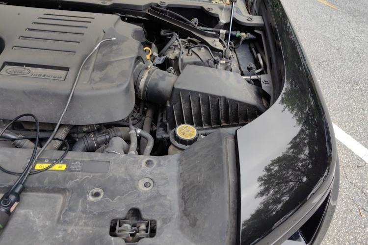 Used Land Rover Defender 2022 110 P400 X-DYNAMIC HSE Engine Bay Left