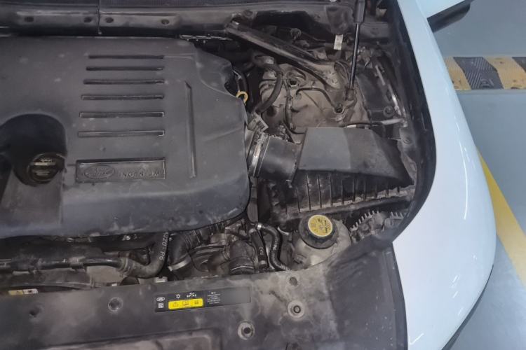 Used Land Rover Defender 2022 110 P400 X-DYNAMIC HSE Engine Bay Left