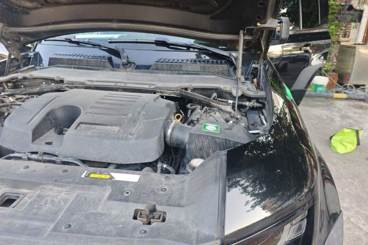 Used Land Rover Defender 2022 110 P400 X-DYNAMIC HSE Engine Bay Left