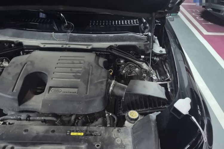 Used Land Rover Defender 2022 110 P400 X Engine Bay Left