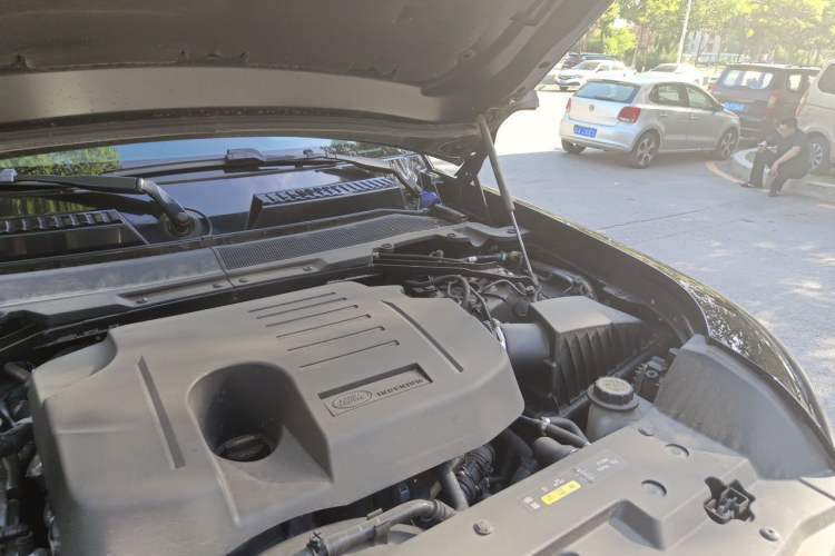 Used Land Rover Defender 2022 110 P400 X Engine Bay Left