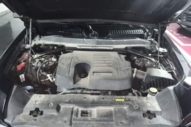 Used Land Rover Defender 2022 110 P400 X Engine Bay