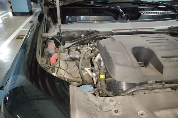 Used Land Rover Defender 2022 110 P400 X-DYNAMIC HSE Engine Bay Right