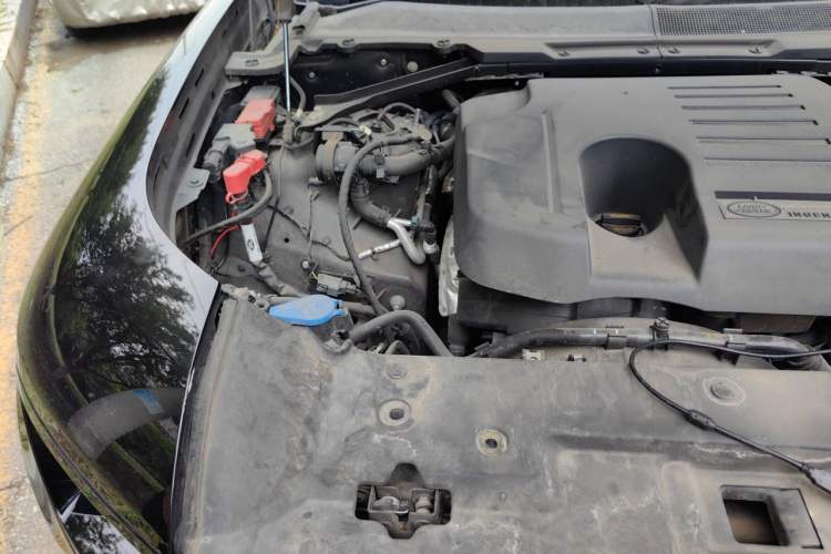 Used Land Rover Defender 2022 110 P400 X-DYNAMIC HSE Engine Bay Right