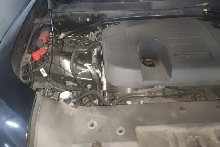 Used Land Rover Defender 2022 110 P400 X-DYNAMIC HSE Engine Bay Right