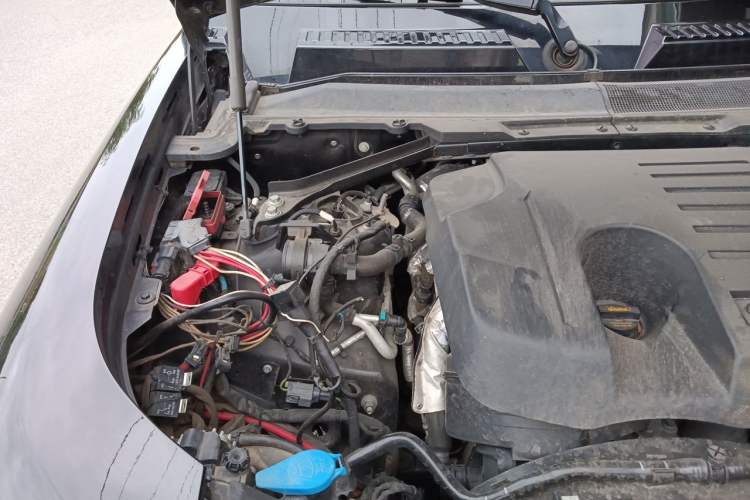 Used Land Rover Defender 2022 110 P400 X-DYNAMIC HSE Engine Bay Right