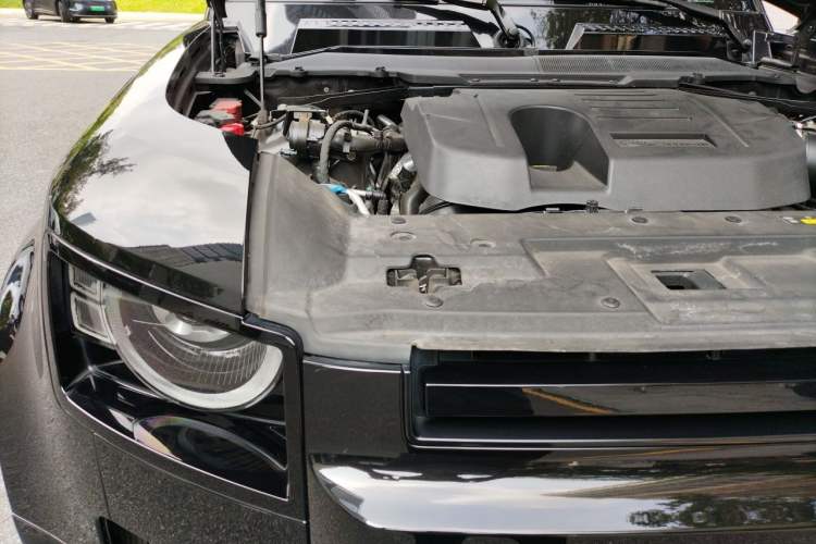 Used Land Rover Defender 2022 110 P400 X-DYNAMIC HSE Engine Bay Right