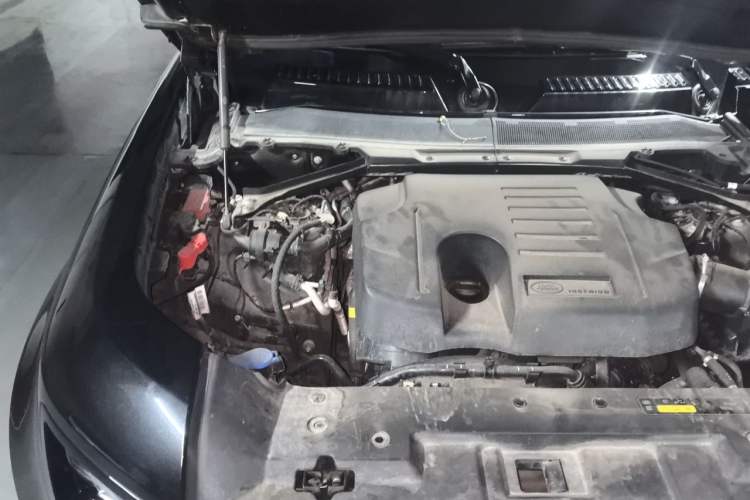 Used Land Rover Defender 2022 110 P400 X Engine Bay Right