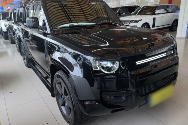 Used Land Rover Defender 2022 110 P400 X-DYNAMIC HSE Front Right 45 Deg