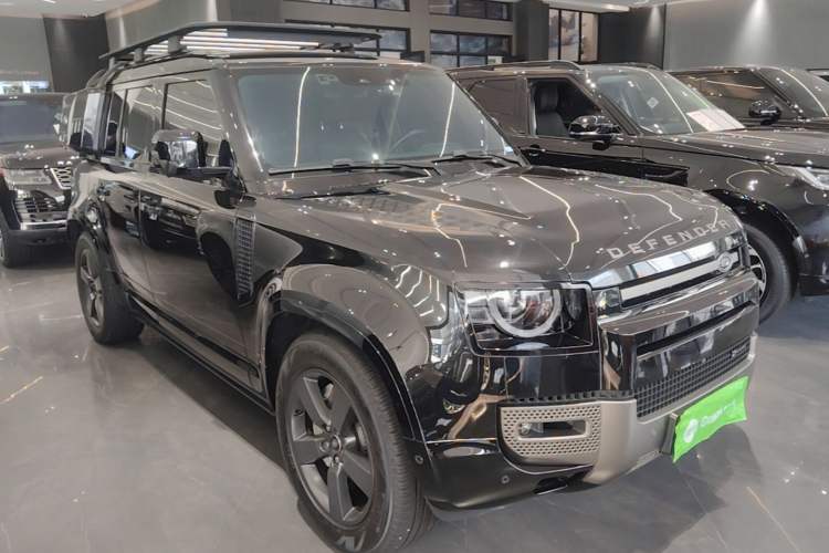 Used Land Rover Defender 2022 110 P400 X-DYNAMIC HSE Front Right 45 Deg