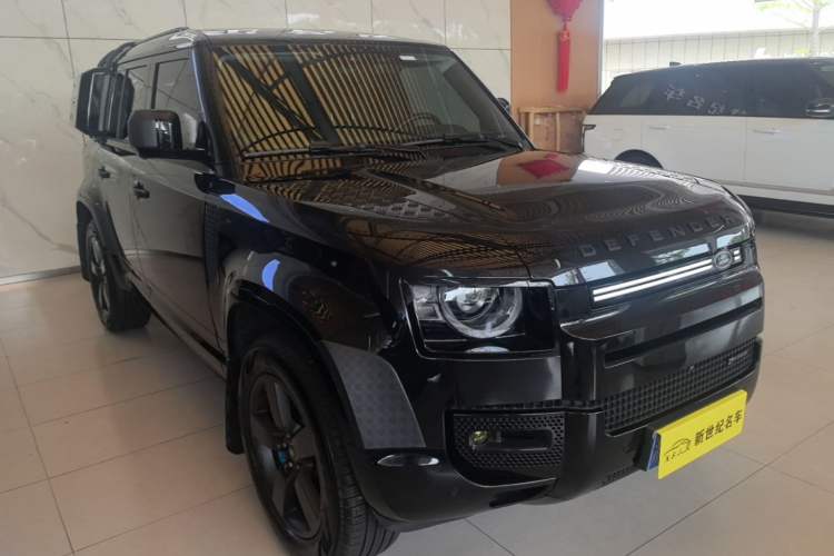 Used Land Rover Defender 2022 110 P400 X-DYNAMIC HSE Front Right 45 Deg