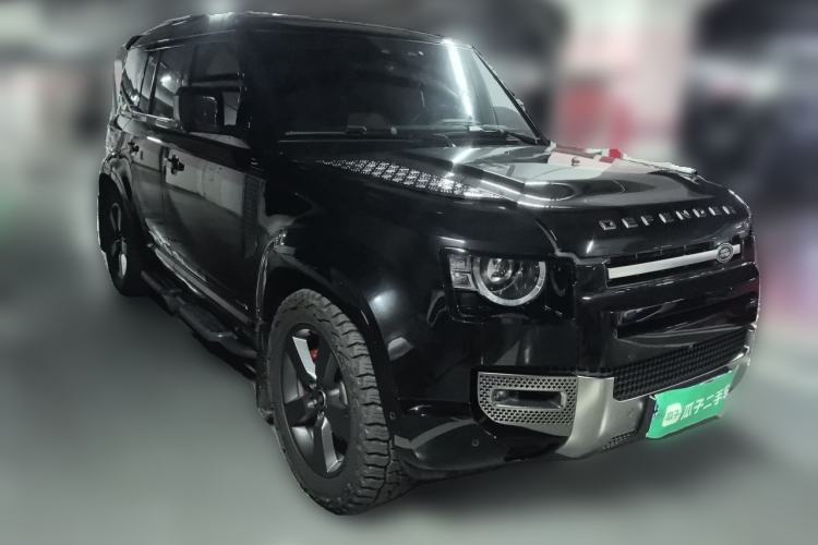 Used Land Rover Defender 2022 110 P400 X Front Right 45 Deg