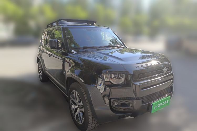 Used Land Rover Defender 2022 110 P400 X Front Right 45 Deg