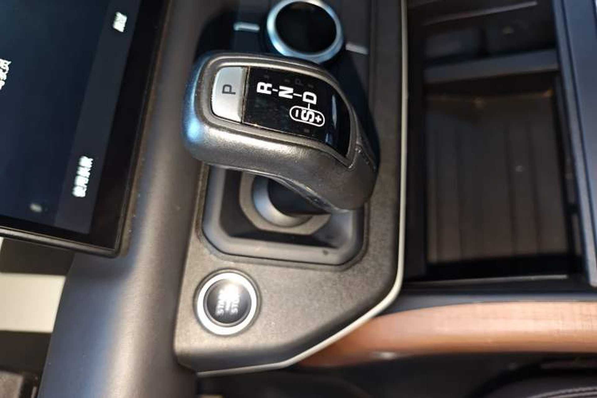 Used Land Rover Defender 2022 110 P400 Dark Edition Gear Lever