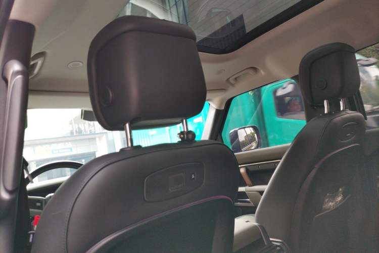 Used Land Rover Defender 2022 110 P400 X-DYNAMIC HSE Headliner