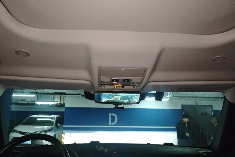 Used Land Rover Defender 2022 110 P400 Dark Edition Headliner