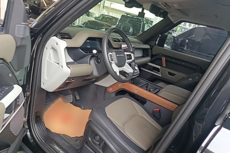 Used Land Rover Defender 2022 110 P400 X-DYNAMIC HSE Left Front Seat