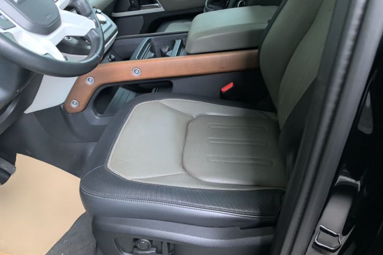 Used Land Rover Defender 2022 110 P400 X-DYNAMIC HSE Left Front Seat